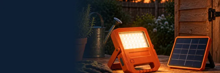 Solar LED work light with solar panel